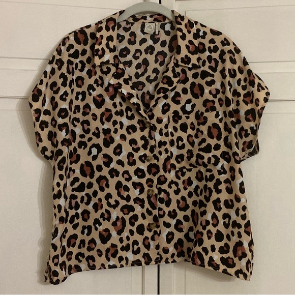 Paper Crane Tops - Paper Crane cheetah print button down T-shirt blouse size XL